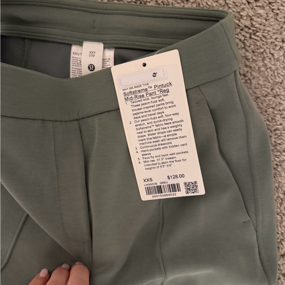 Lululemon - Picture 2 of 2